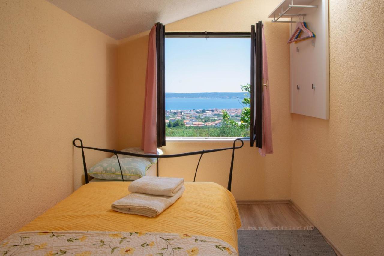 Plum Holiday Home Kastel Stari Exterior photo